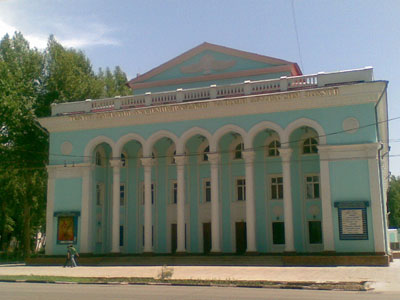 تئاتر دولتی شهر دوشنبه به نام ابوالقاسم لاهوتي 